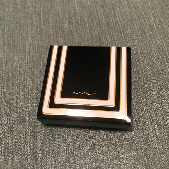 MAC Stroke of Midnight Smoky Eyeshadow Palette - Picture 2 of 5